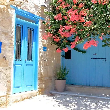 Dalla's Cyprus Retreat Maroni
