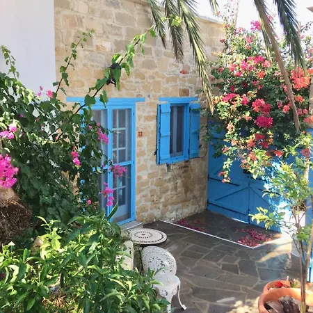 Dalla's Cyprus Retreat דירה