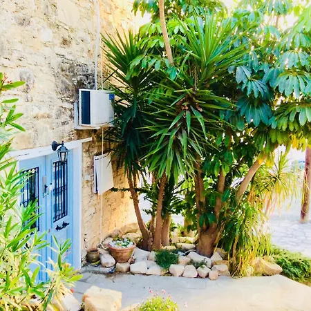 Dalla's Cyprus Retreat Maroni
